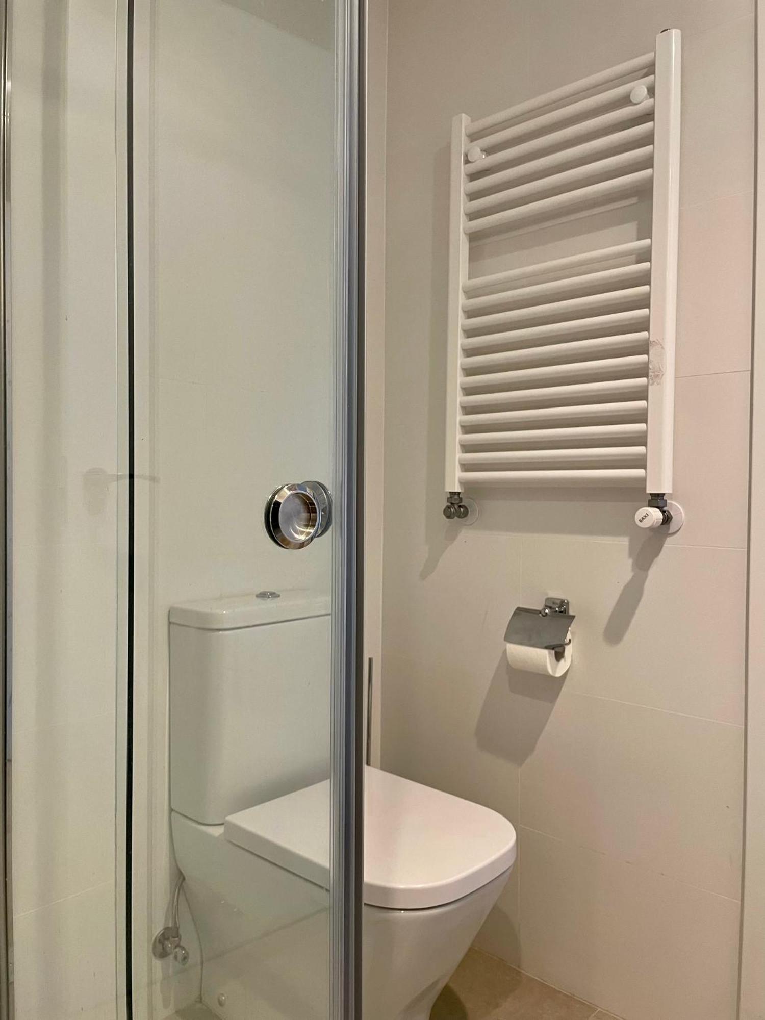 Piso De 2 Habitaciones En Centro, Zona Muy Tranquila Con Playa A 2 Min Andando Gijón Exterior foto
